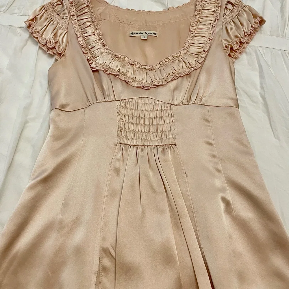 Nanette Lepore 100% Silk Satin blouse top. Looks stunning. - Picture 3 of 9